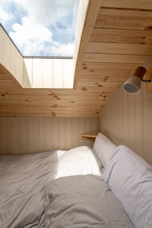 Enchanting Tiny House With Wood Burner And Hot Tub In Cairngorms Ballater Exterior foto